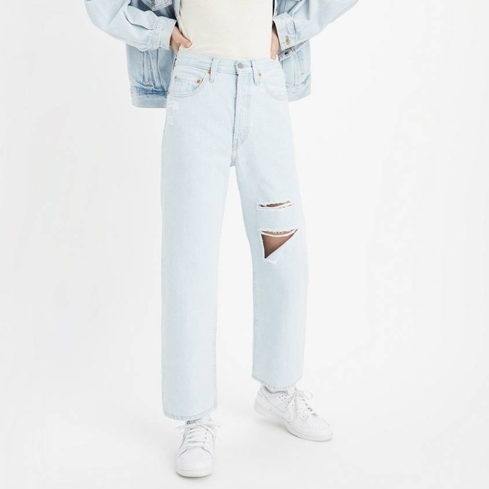 Levi's Premium Ribcage Straight Ankle Jeans Light Wash Distressed Size 31 Women